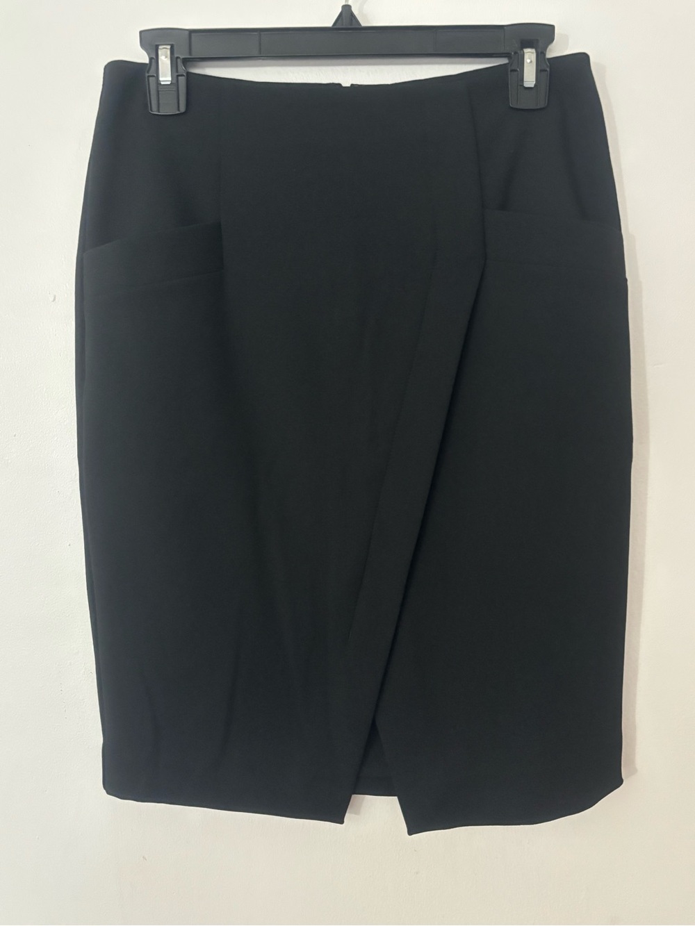 LOFT Black Pencil Skirt | Size 4 | Side Pockets | Women’s Career & Office